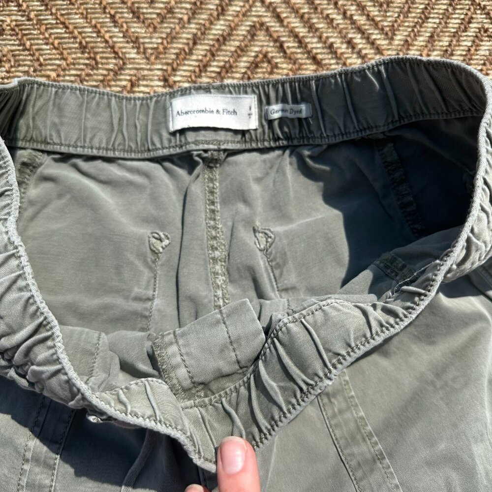 Abercrombie Baggy Cargo Pull-On Pants | Size M | Garment Dyed Gray-Green - Picture 4 of 4
